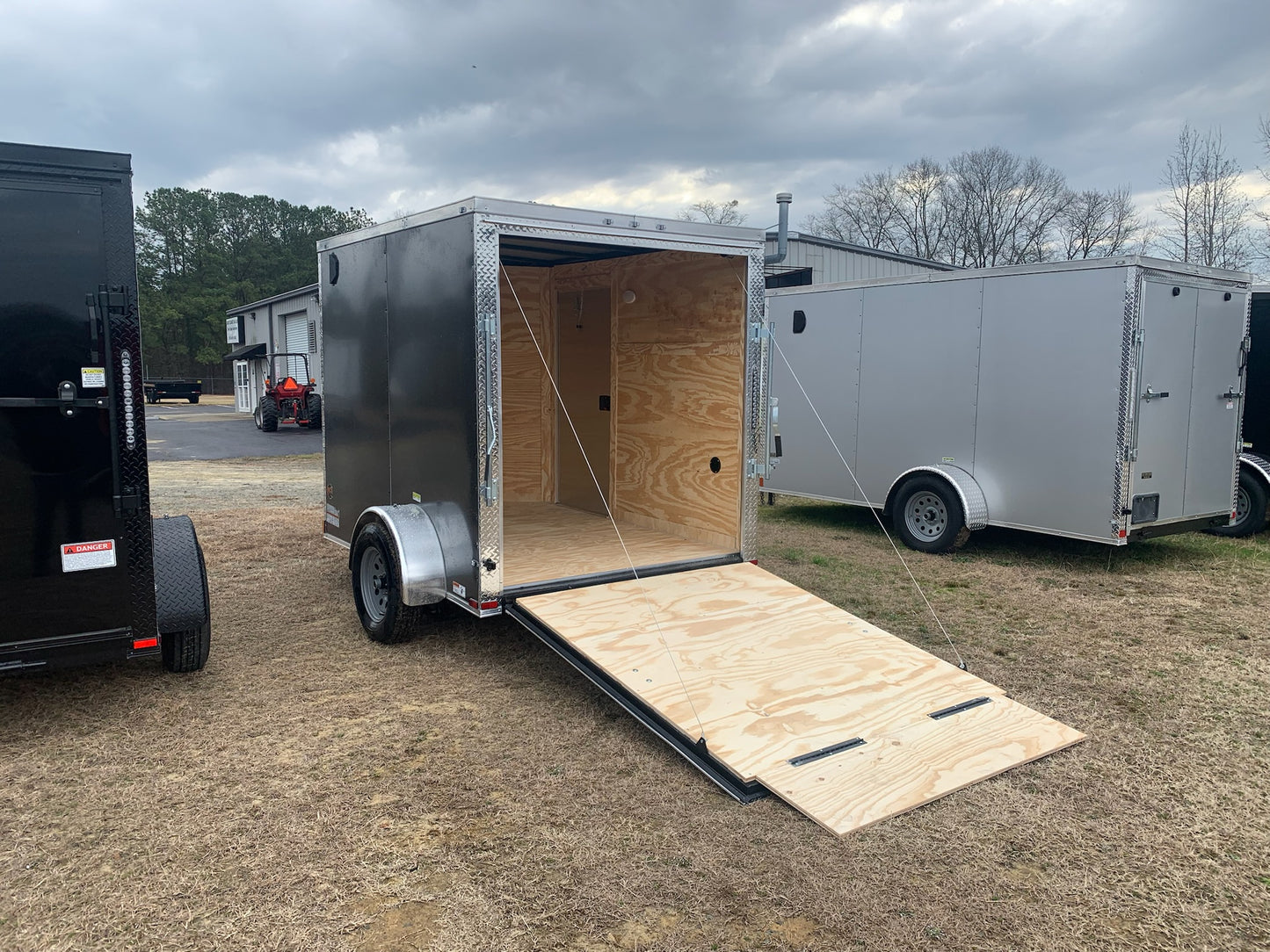 6x8 Enclosed