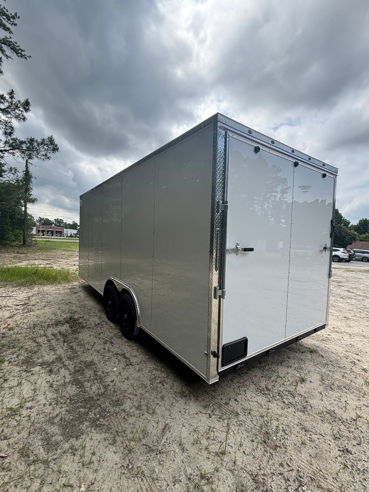White STD 8.5x20 + 7'6 Interior