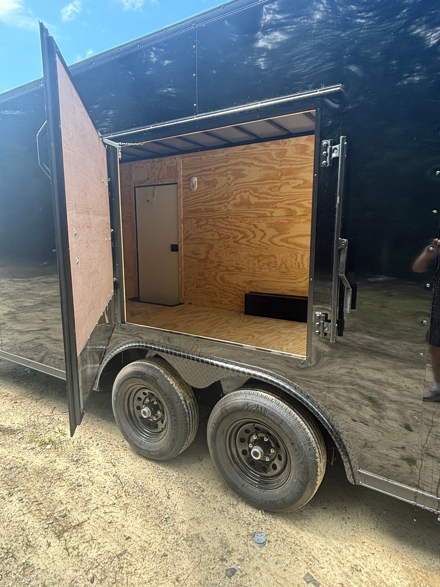 Black 8.5x20+7 Interior+Blackout+Wing with Escape Door