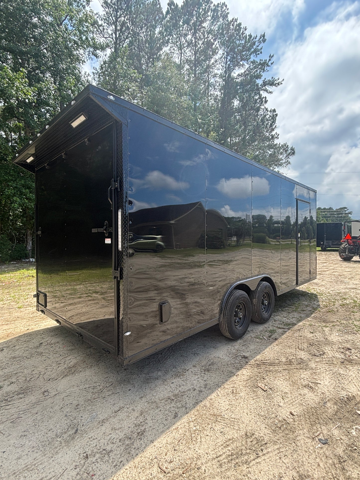 Black 8.5x20+7 Interior+Blackout+Wing with Escape Door