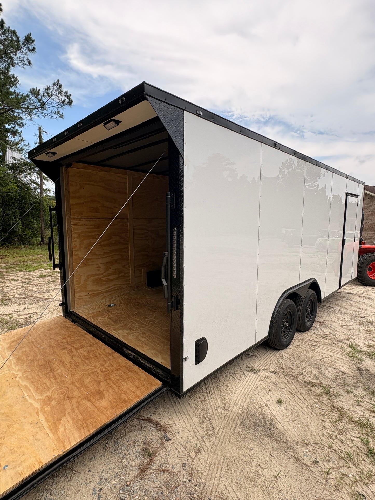 White 8.5x20 + 7' Interior + Blackout + Wing